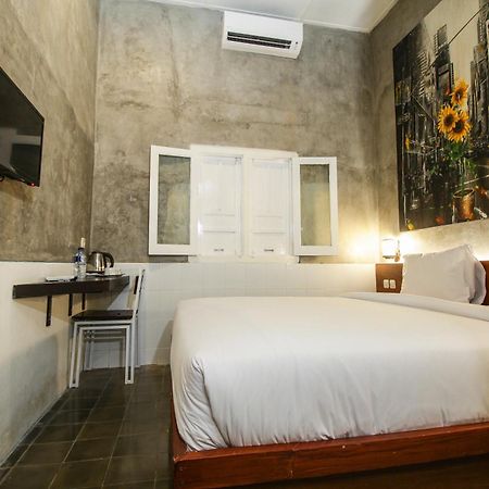 Watu Agung Guest House Magelang Esterno foto