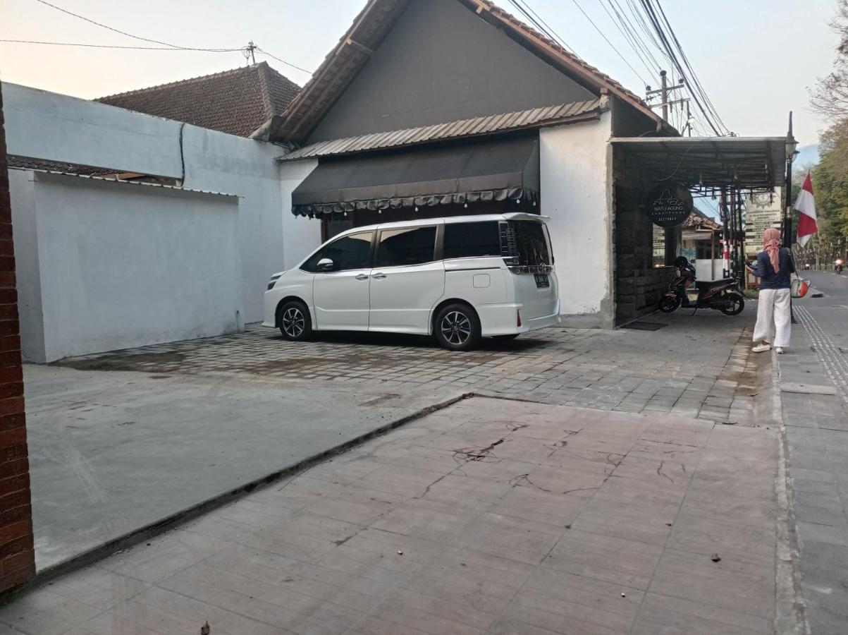 Watu Agung Guest House Magelang Esterno foto