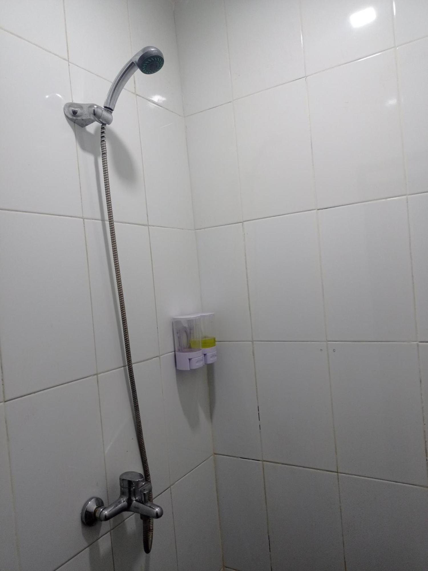 Watu Agung Guest House Magelang Esterno foto
